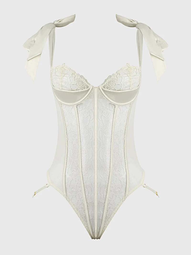 Rosalie bestickter Spitzen-Teddy mit transparenten Halbschalen, verstellbaren Trägern und String-Rücken