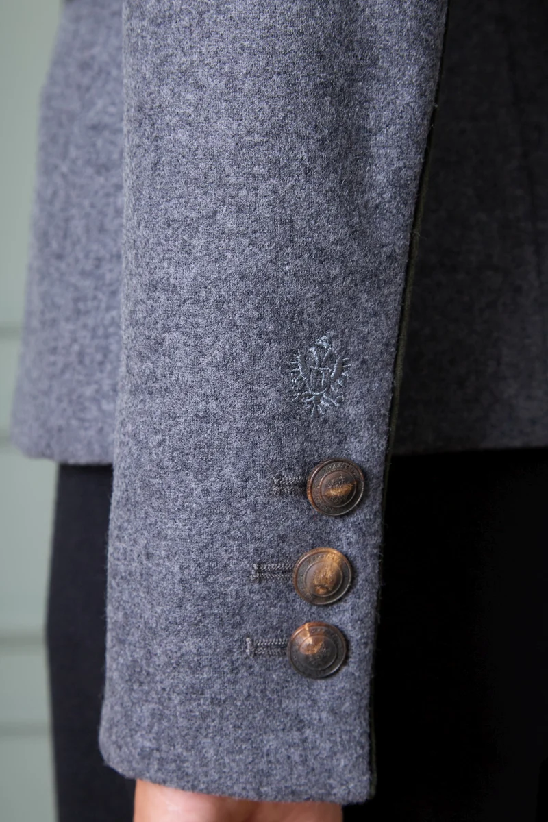 Wollblazer Mariella mit Hornknöpfen