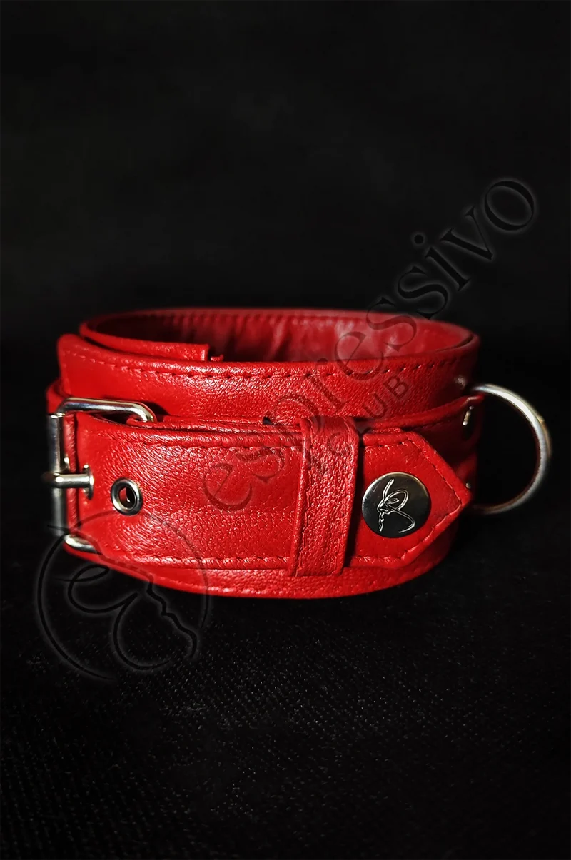 Red leather Bondage collar in Red - Limited edition