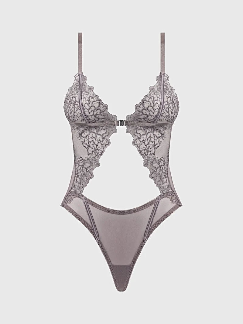 Eden bestickter Spitzen-Teddy – Bügellose Satin-Dessous mit Blumenmuster und transparenten Ausschnitten