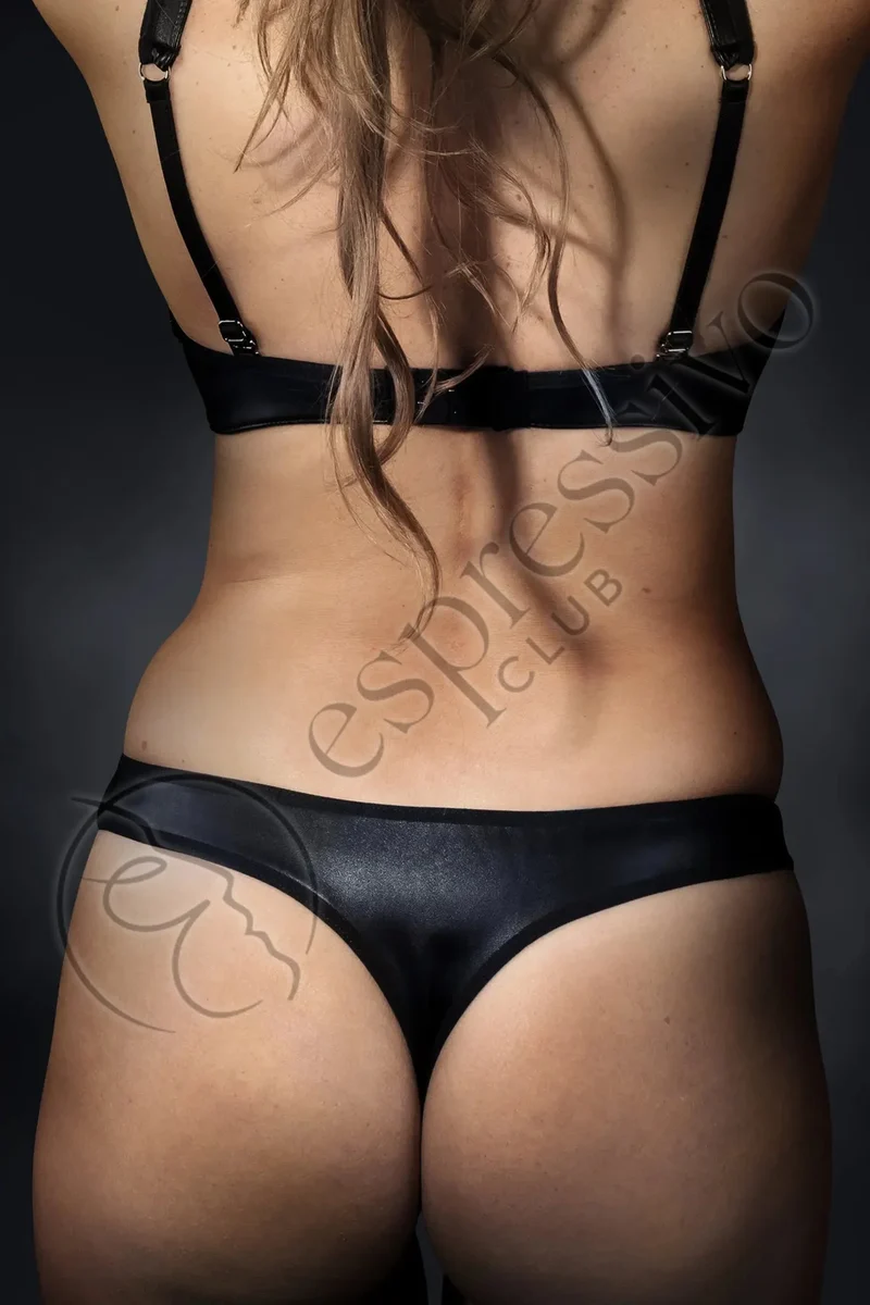 Womens Leather Thong