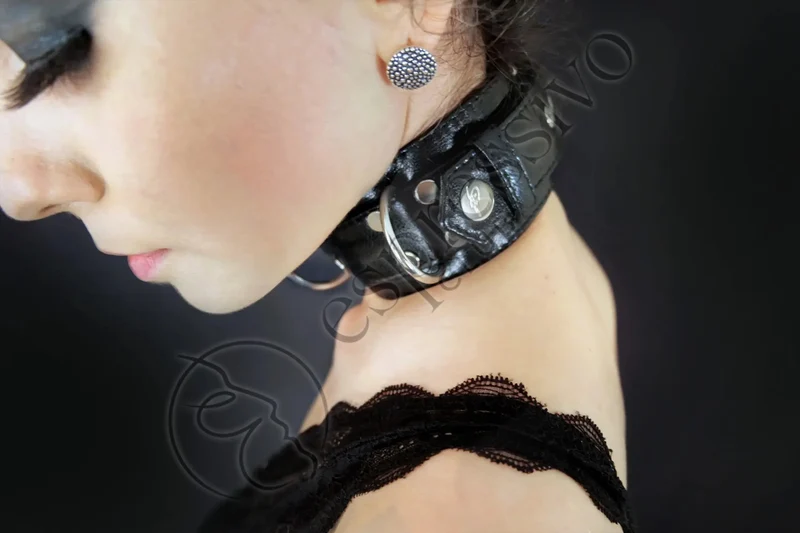 Black Real leather Bondage collar