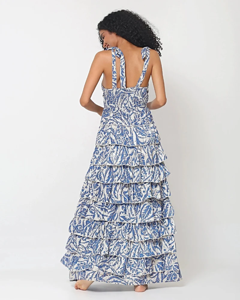 Blau-cremefarbenes Stufen-Maxikleid – Elegantes Sommerkleid aus 100 % Viskose im Santorini-Stil