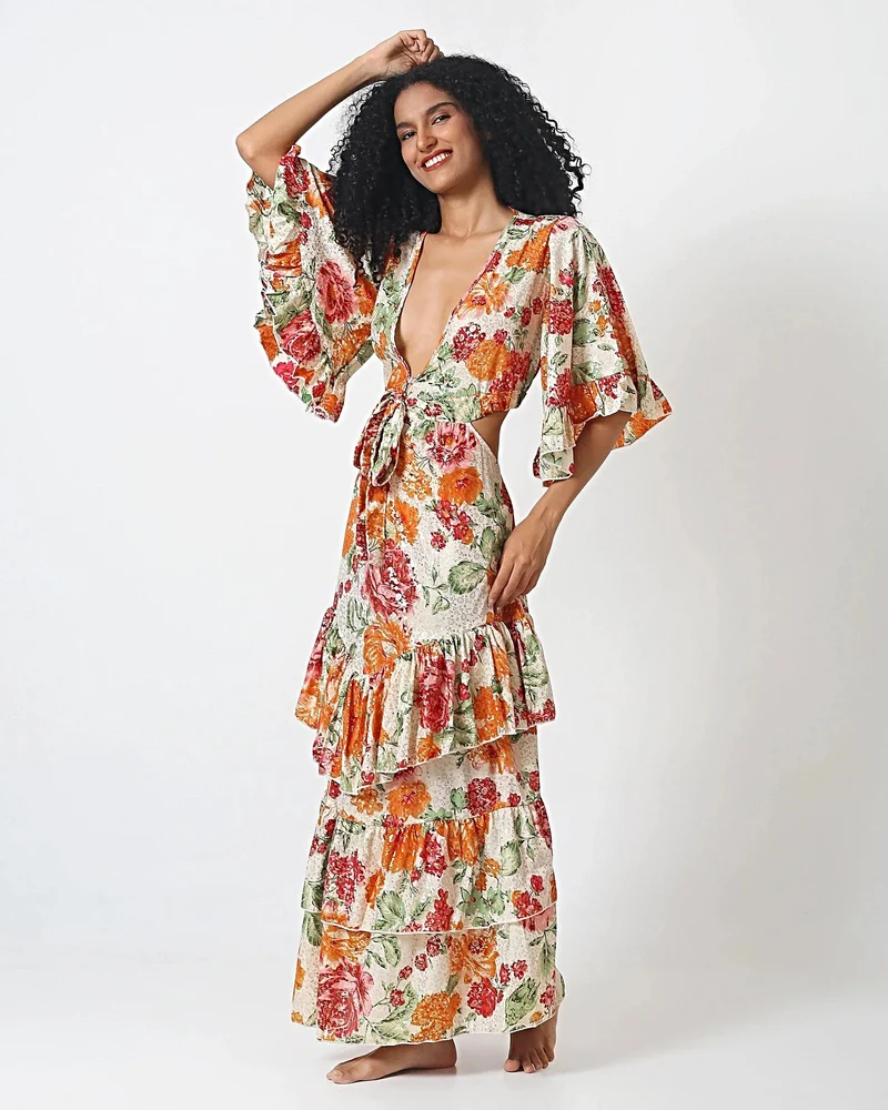 Elegantes, gestuftes Blumenkleid von Cabo mit Bindeband vorne und Rückenausschnitt, 100 % Viskose