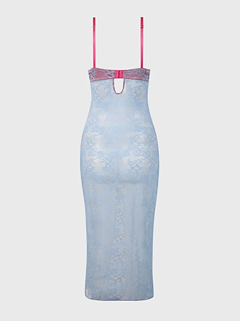 Yvone Abendkleid aus öligem Satin-Spitzenstoff mit tiefem Ausschnitt, romantischer Rüsche und abnehmbaren Bändern