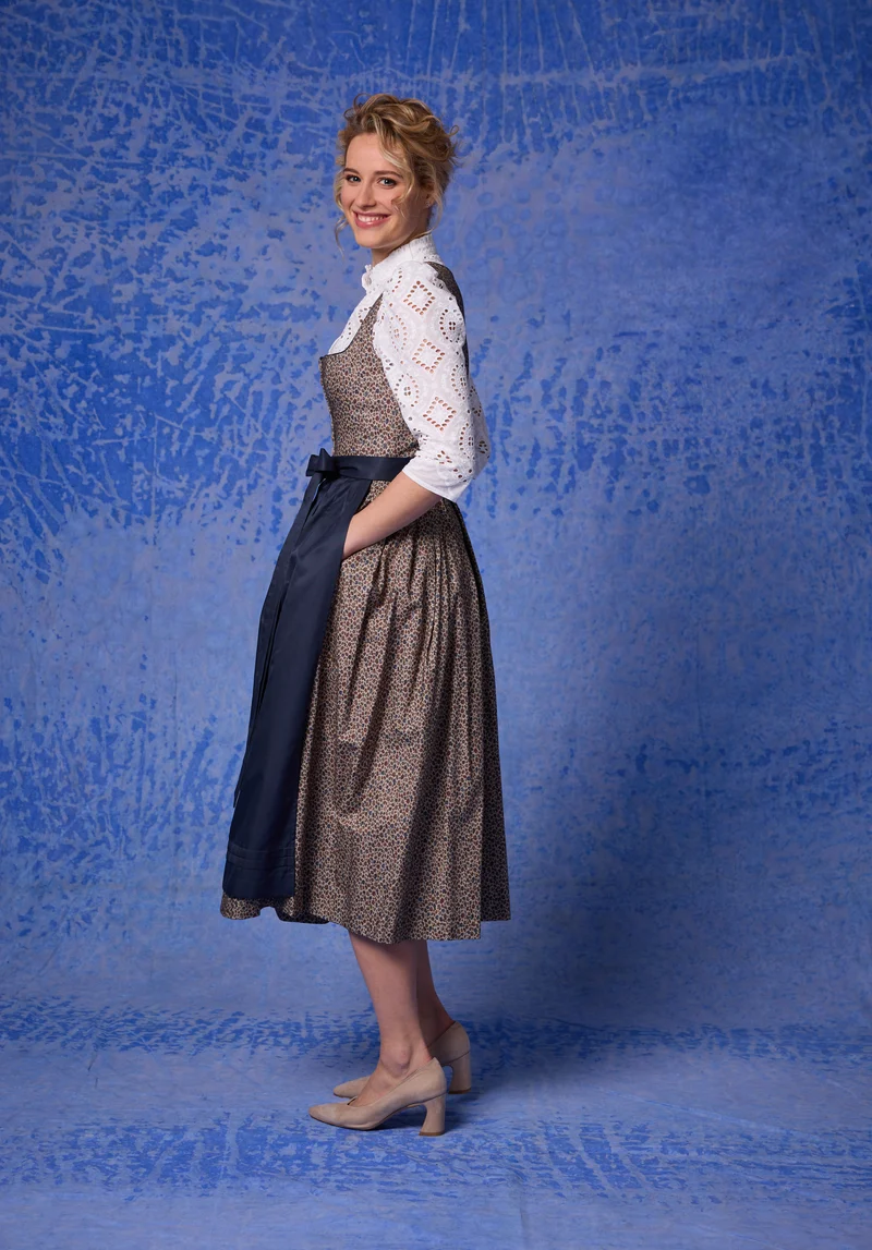 Klassisches Baumwolldirndl mit Satinschürze