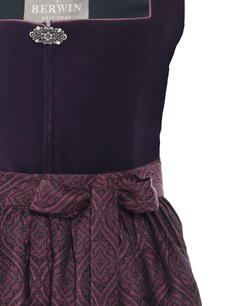 Dirndl mit Samt-Oberteil und Jacquard-Schürze