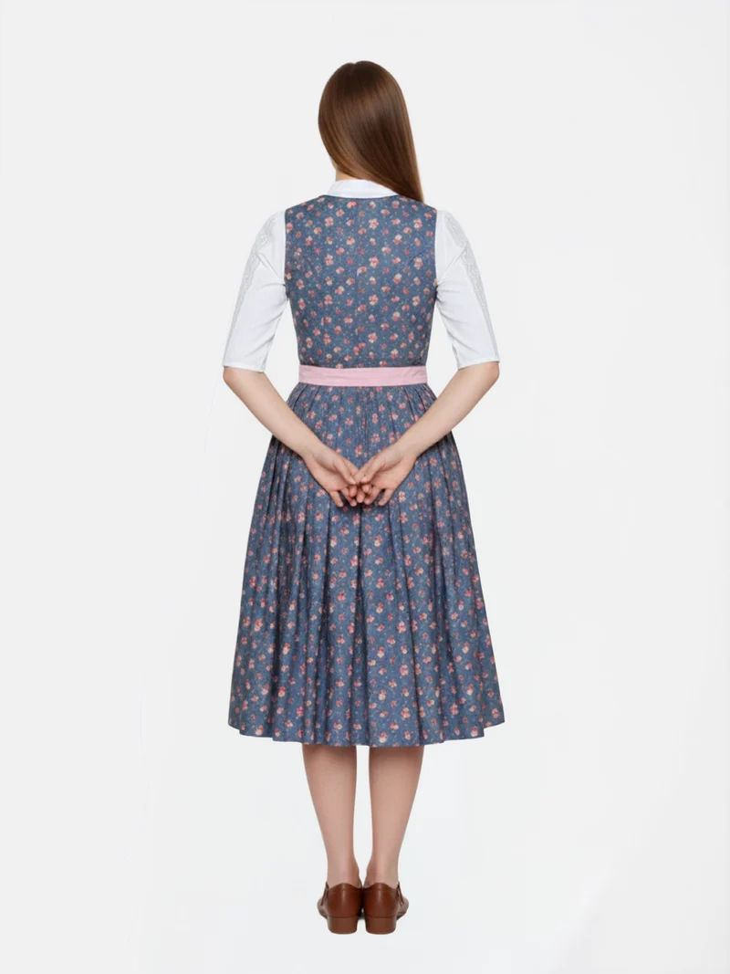 Edle Dirndlbluse mit Stehkragen und Spitzenbesatz
