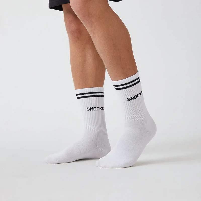 Hohe Sportsocken mit Streifen | Schwarz-Weiß