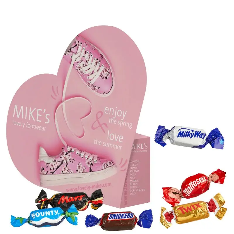 Herzförmige Konturenschachtel mit Celebrations und Personalisierung