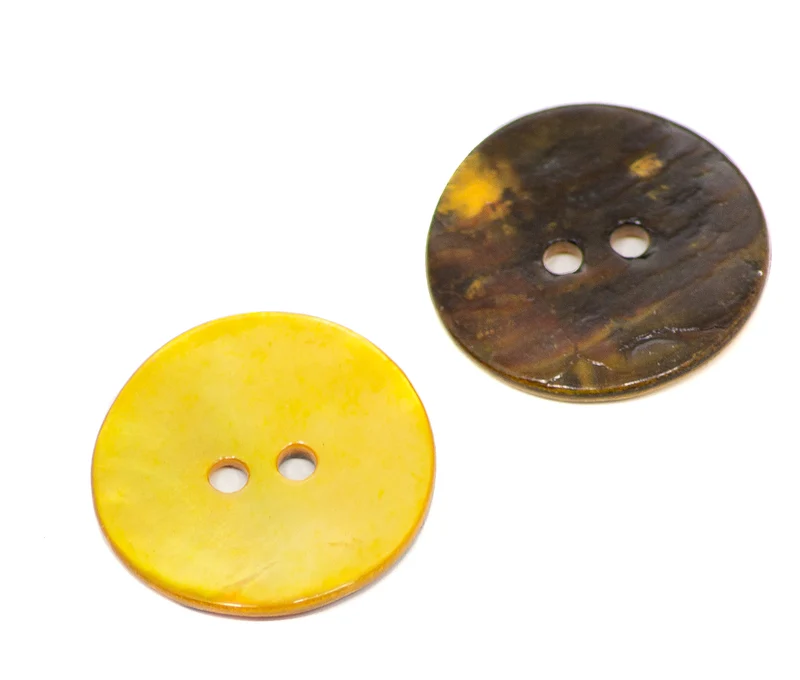 Perlmuttknopf Natur Gelb 2-Loch – PL-110-SONNENGELB
