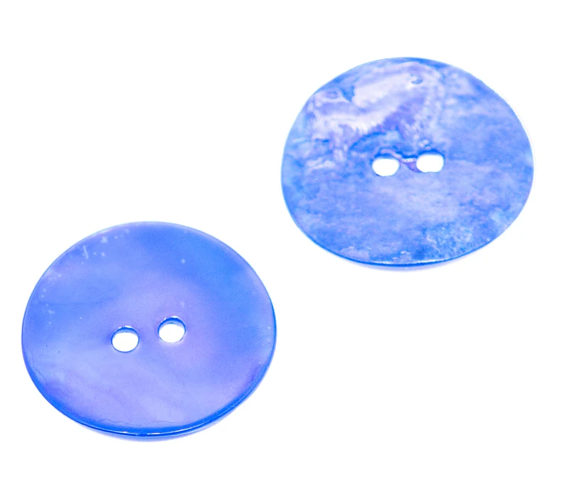 Perlmuttknopf Natur Blau 2-Loch – PL-110-HBLAU