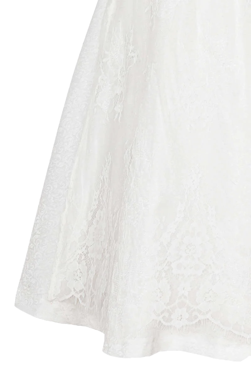 Hochzeits-Dirndl mit Spitzenschürze