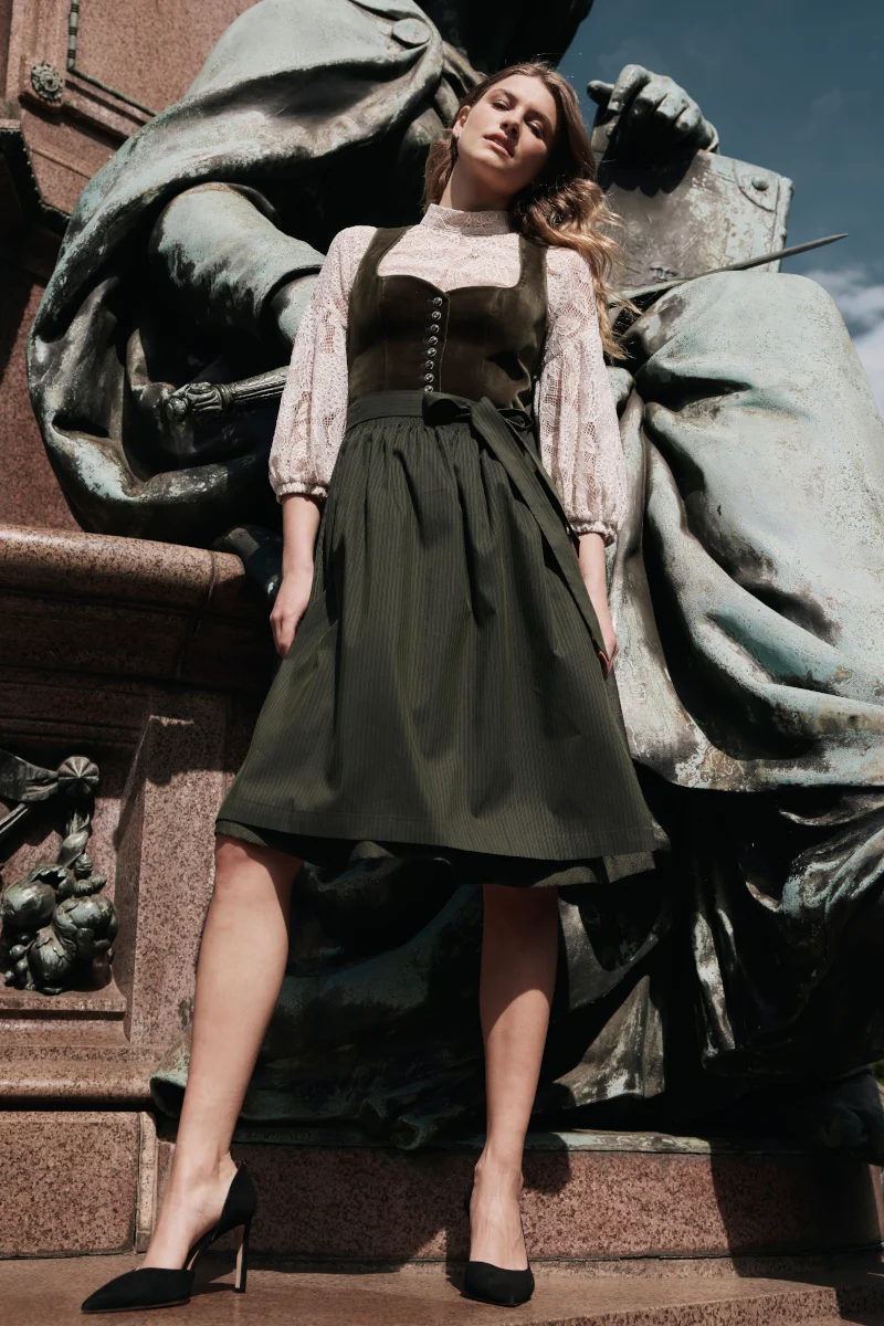 Wenger Samtdirndl Lore oliv