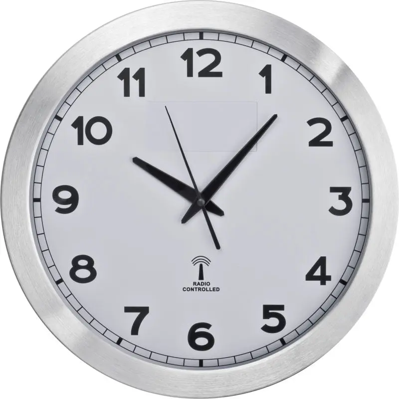 Metall Funk-Wanduhr in Weiß - Zeitgenauigkeit in stilvollem Design
