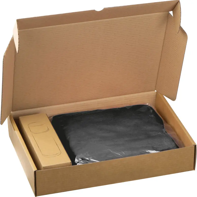 Schwarzes XL Set: Fleecedecke + Thermokanne Liverpool - Wärmender Komfort für unterwegs