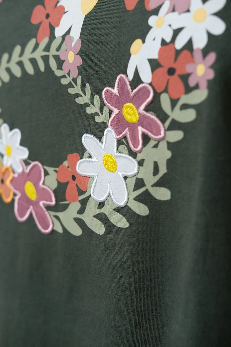 Damen T-Shirt mit floralem Brezenmotiv - tannengrün