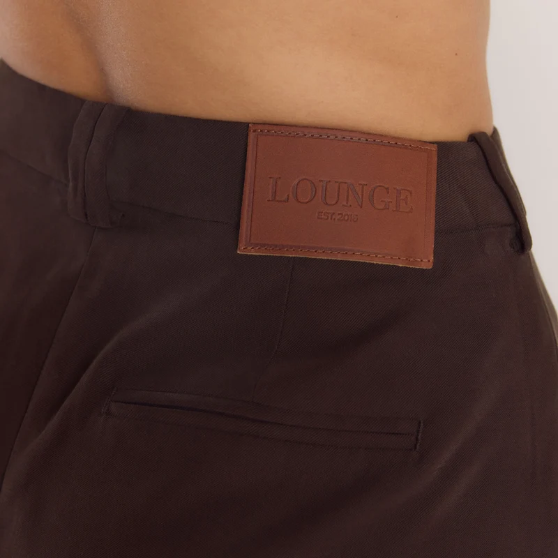 Hochtaillierte Tailored-Shorts - Schokolade