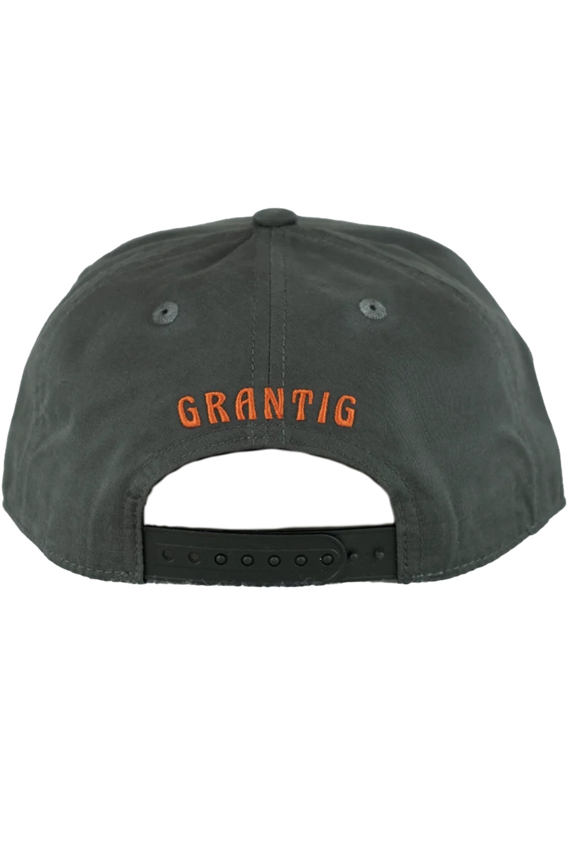 Snapback-Cap mit 3D-Pumuckl-Stickerei