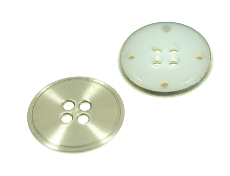 4-Loch Knopf Metalloptik Silberfarben – Metallimitatknopf KGO-43
