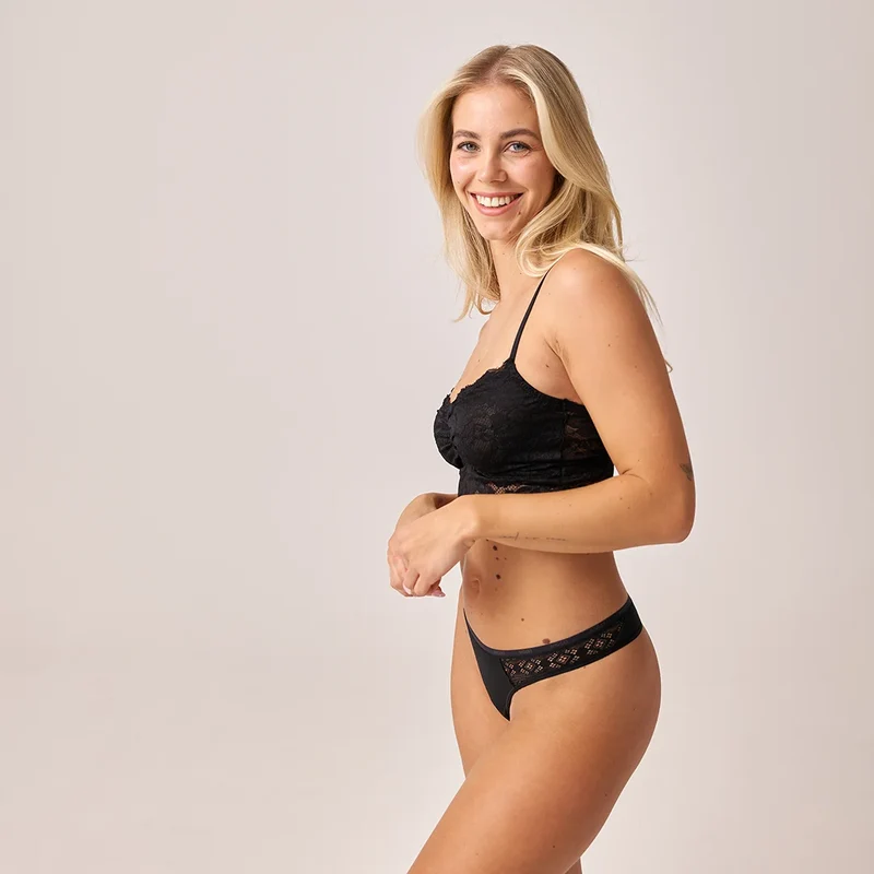 Tangas mit Spitze logo love | Schwarz