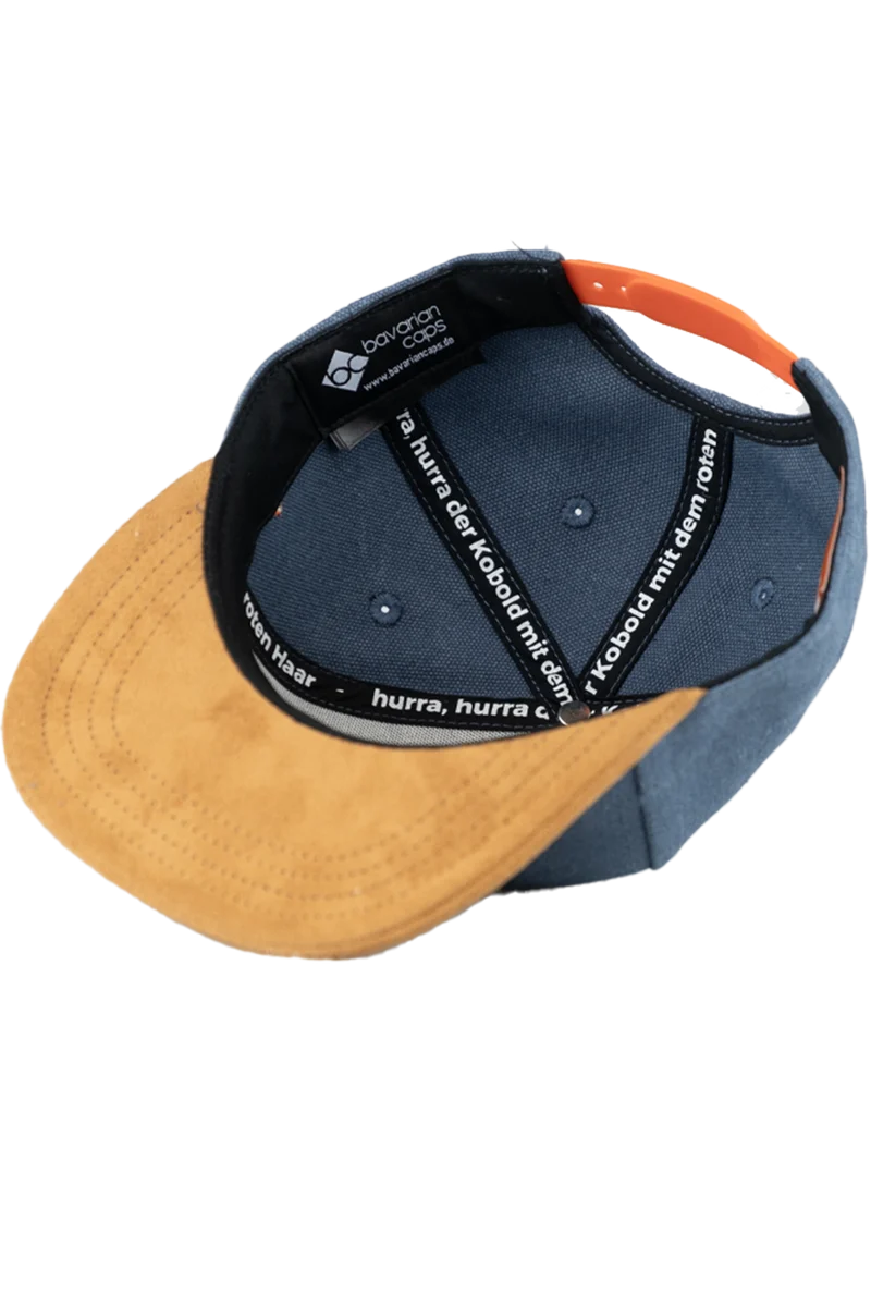Kinder Cap 'Pumuckl tanzt' in Jeansoptik