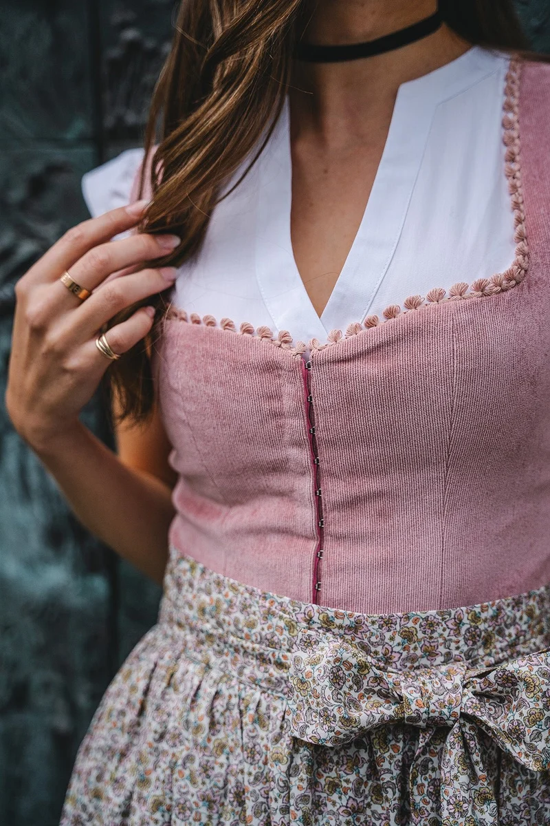DIRNDLBLUSE CLASSIC RUFFLES FLÜGELARM WEISS
