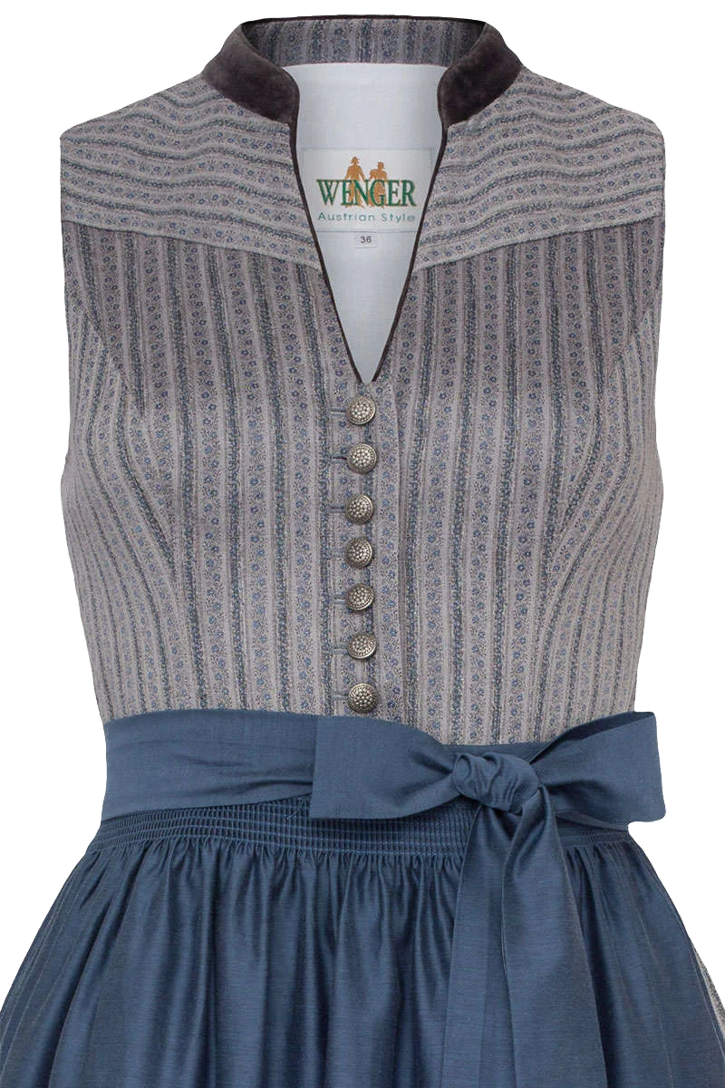 Midi-Dirndl hochgeschlossen