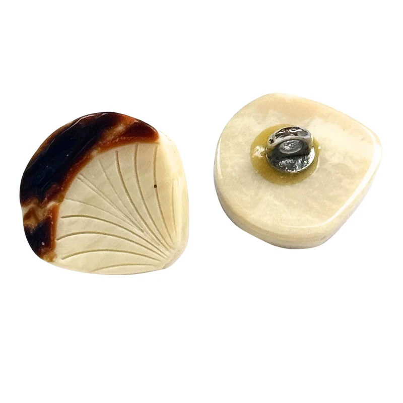 Trachtenknopf Muschelform Braun – Kunststoffknopf TKK-36