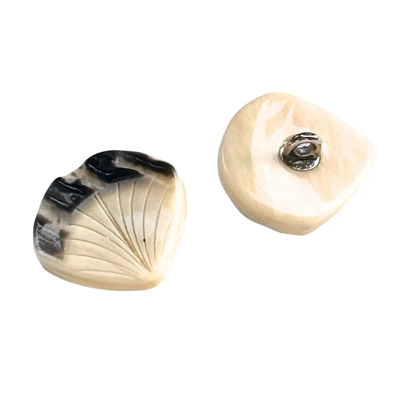 Trachtenknopf Muschelform Creme/Natur – Ösenknopf TKK-36