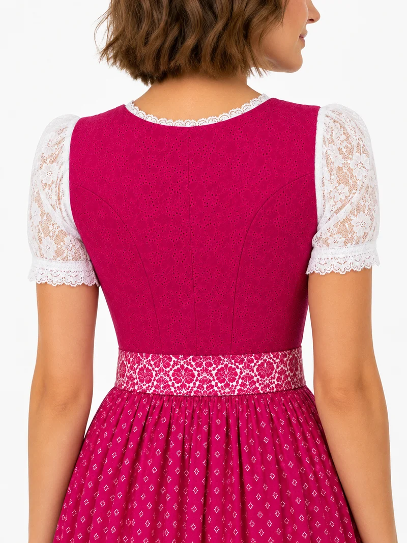 Klassisches Dirndl mit Lochstickerei im Oberteil