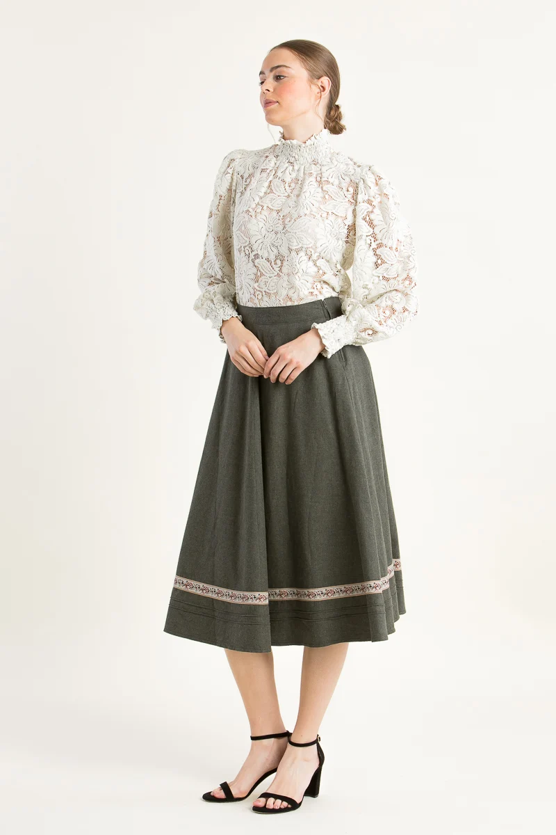 Kinga Mathe Spitzen-Trachtenbluse Aurelia ivory
