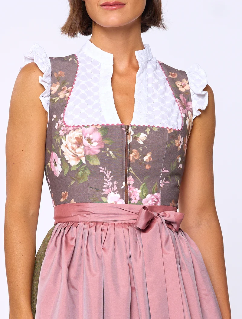 Dirndlbluse aus besticktem Baumwollstoff