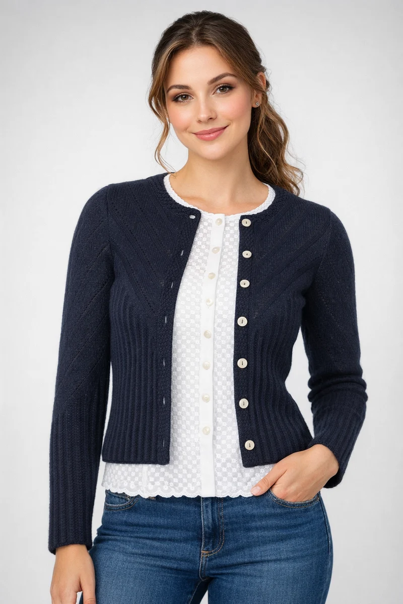 Hochgeschlossene Strickjacke mit Ajourmuster