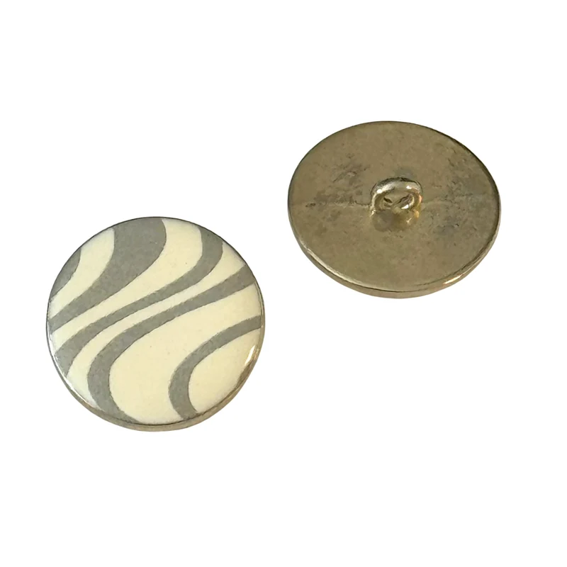 Retro Metallknopf Gold mit creme-grauem Muster – Öse MK-36-A