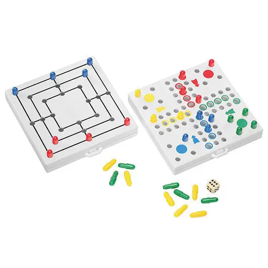 Kompaktes Reisespiel in Weiß - Unterhaltsames und tragbares Spiel für jede Gelegenheit