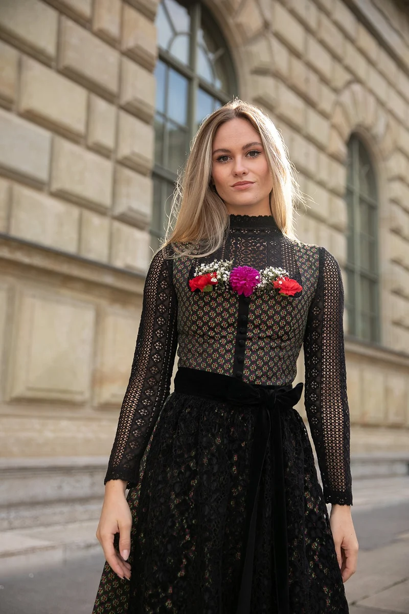 JACQUARD DIRNDL LIMITED EDITION 2022 SCHWARZ/ FUCHSIA/ ROT