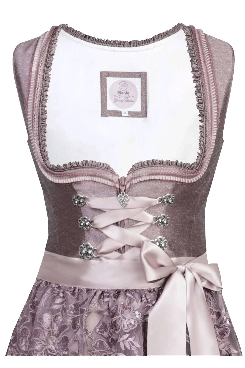 Mini-Dirndl mit Spitzenschürze