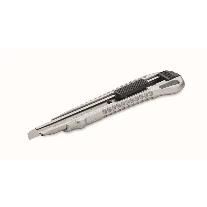 Vielseitiges einziehbares Cuttermesser TRACTA – hochwertig, silber, scharf und ergonomisch