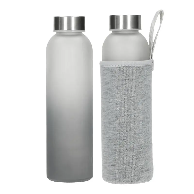 Transparente ICED Glasflasche mit 450 ml Kapazität - Inklusive grauer Hülle für unterwegs