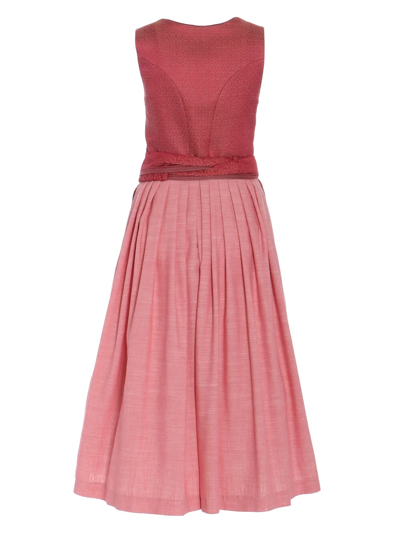 Dirndl mit Streifenschürze und Schliesse