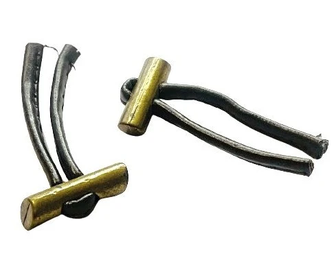 Knebelknopf Braun – Metallknopf mit Bändchen K-102