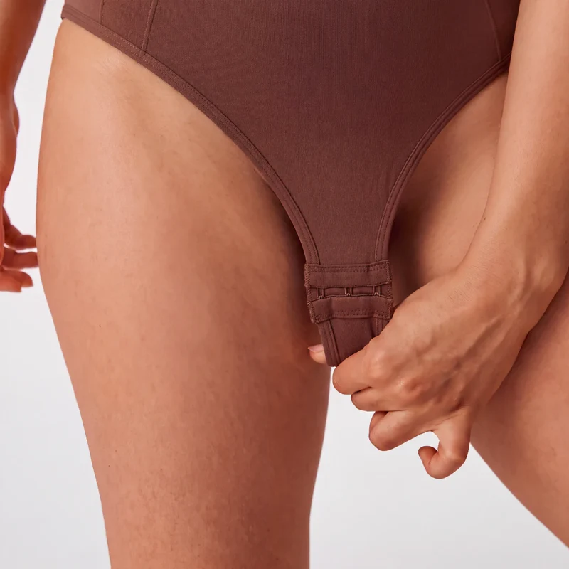 Shaping Body mit breiten Trägern | Braun