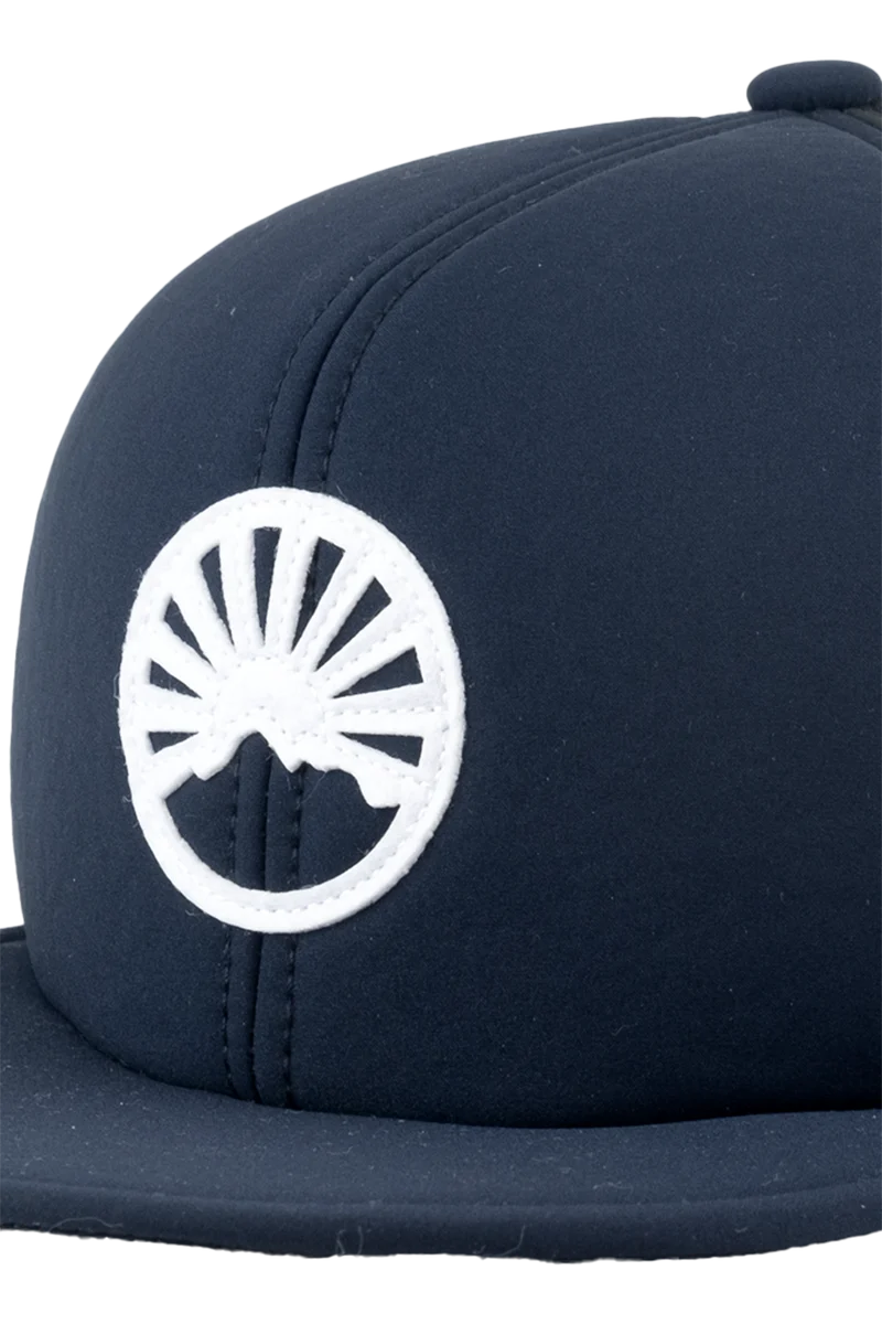Unisex Snapback-Cap mit Gipfelstürmer-Design und Quetschfunktion