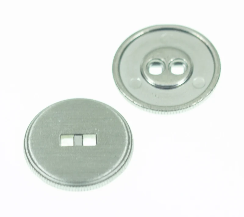 Metallknopf gebürstet Silber – 2-Loch MK-61-S