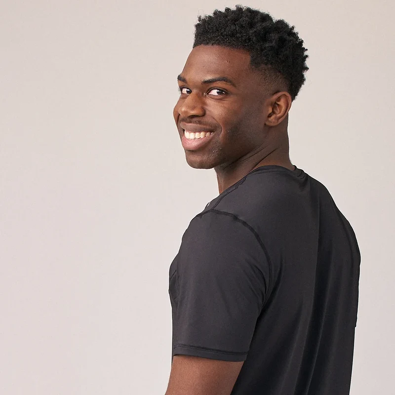 Trainingsshirt mit Reflexstreifen Herren | Schwarz