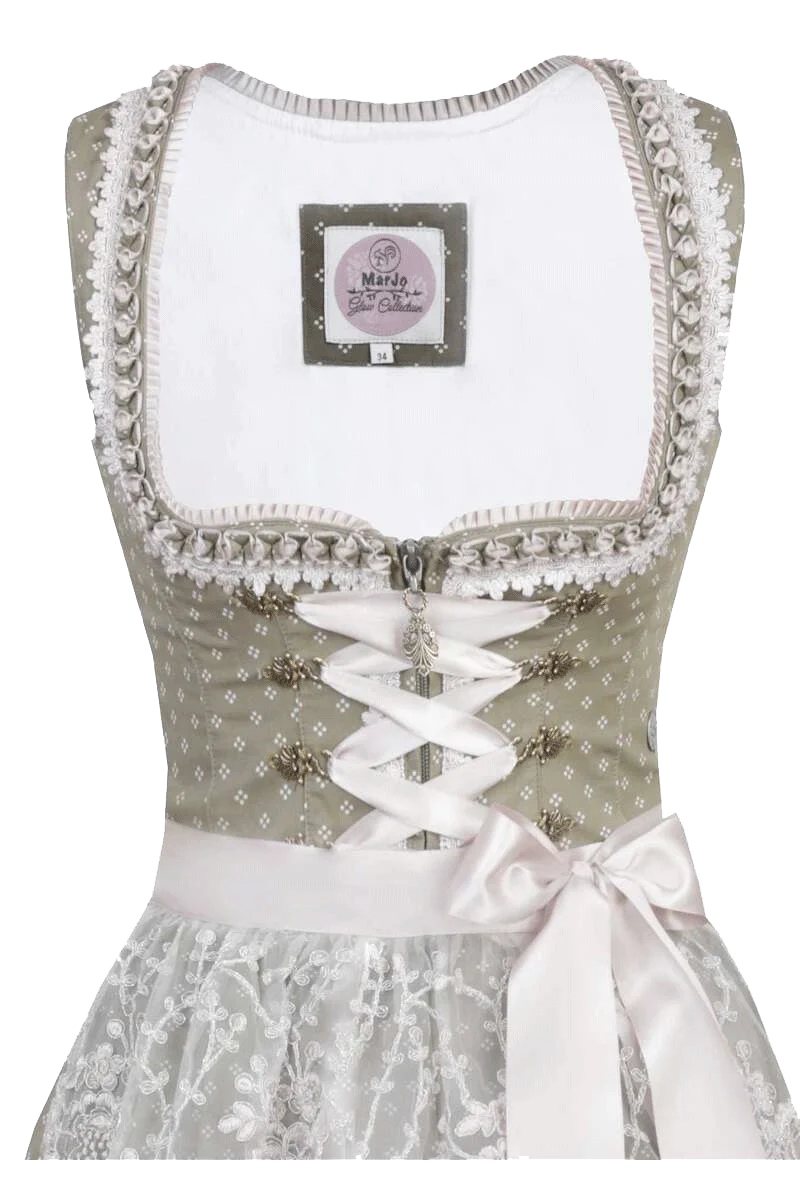 Mini-Dirndl mit Spitzenschürze