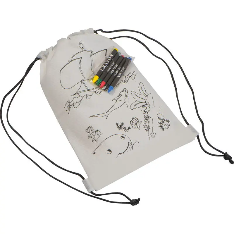 Weiße Non Woven Kordeltasche mit Wachsmalstiften - Praktisch und kreativ für unterwegs