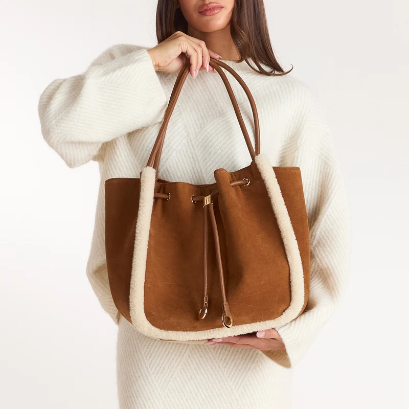 Clem Schultertasche - Kastanienfarbe