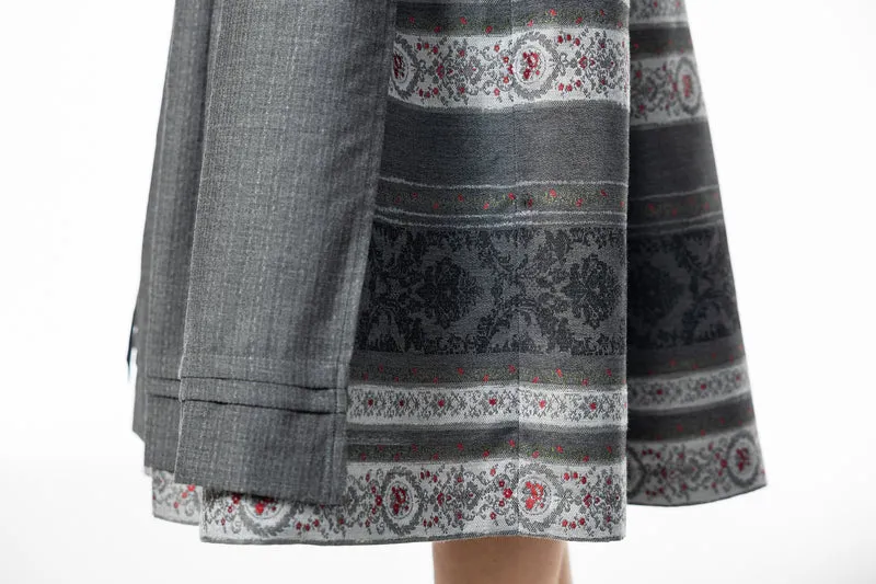 Dirndl mit Cord-Oberteil und Jacquardrock